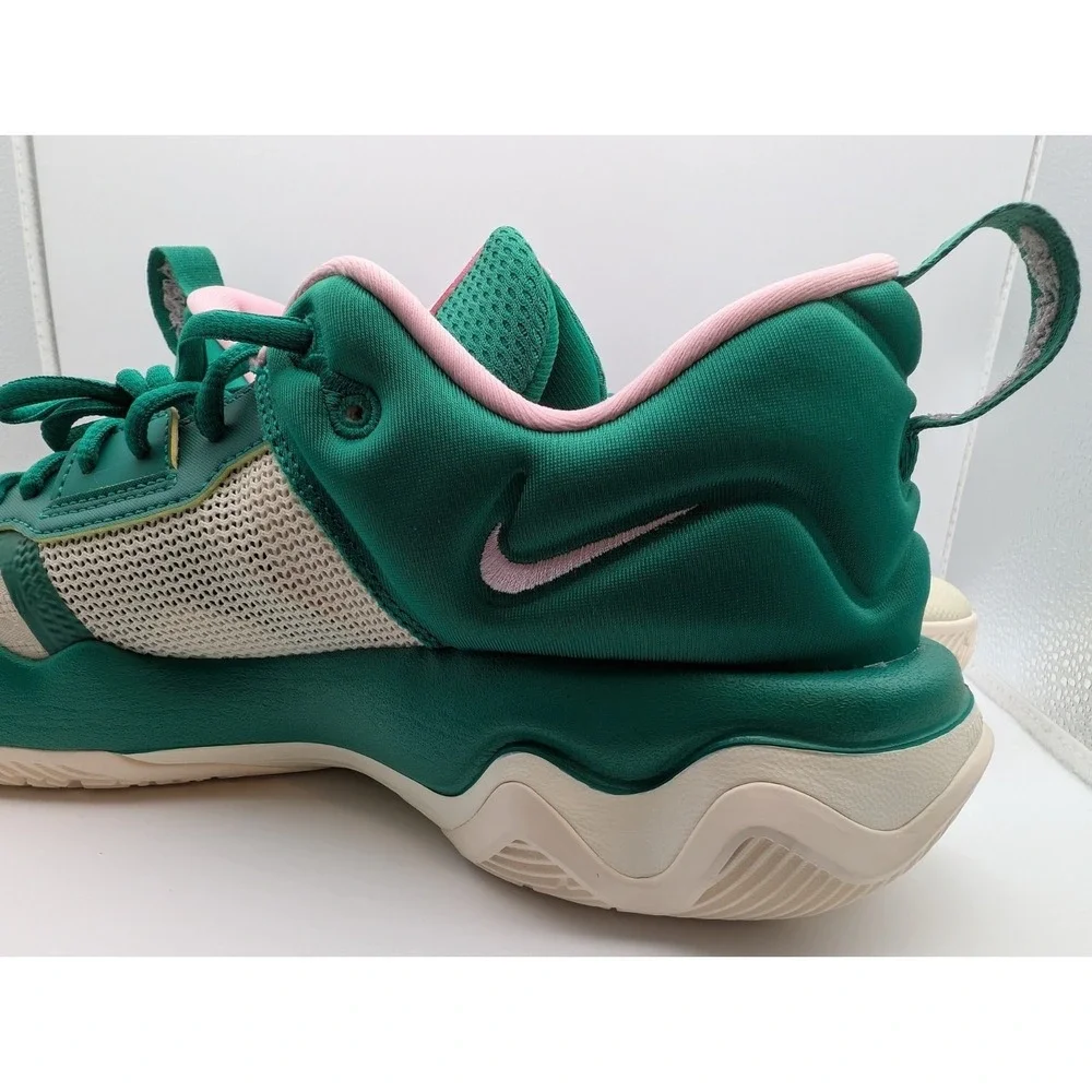 Size 9 - Nike Giannis Immortality 3 5 The Hard Way NWOB